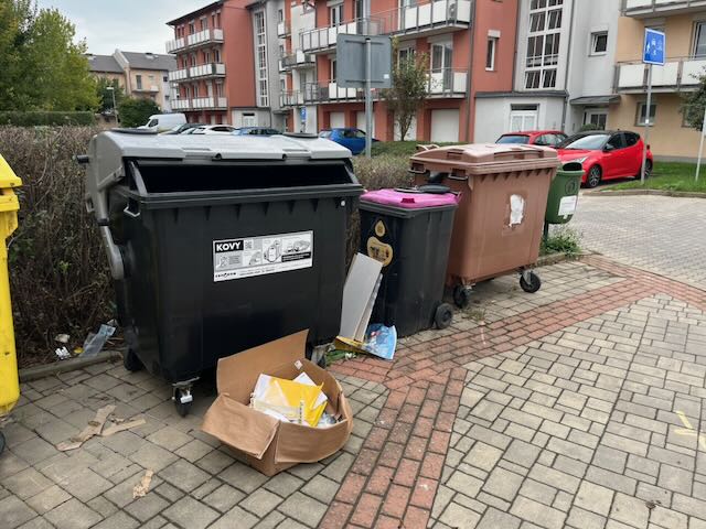 Nepořádek odpadová stání