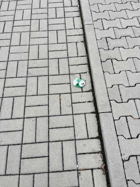 plechovky, kam se podíváš